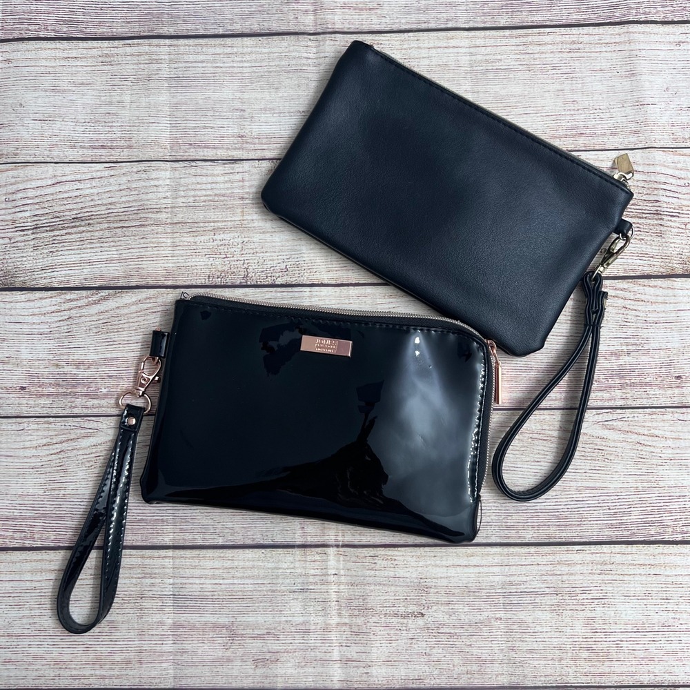 Jones New York Wristlet Bundle OS Black Patent Pebbled Charging USB Pouches